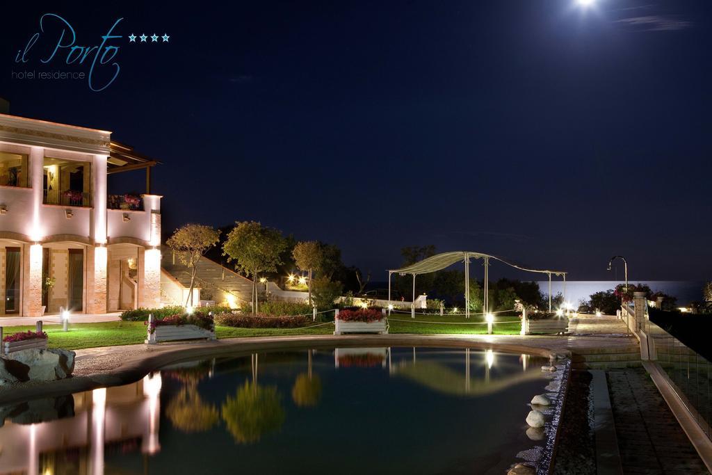 Hotel Residence Il Porto Mattinata Esterno foto