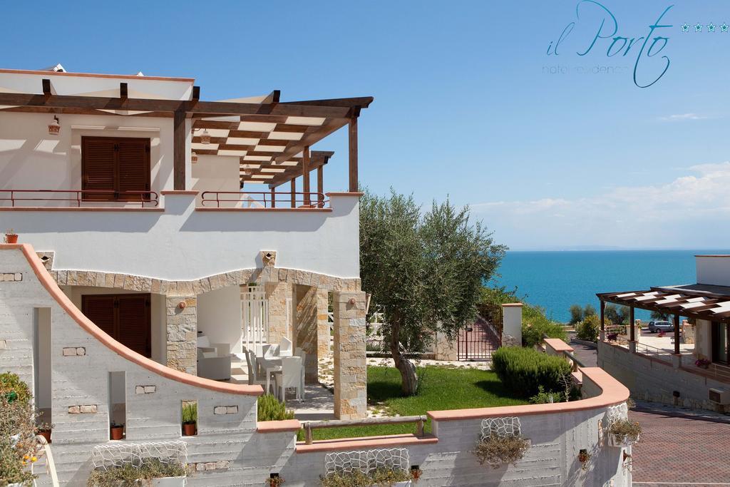 Hotel Residence Il Porto Mattinata Esterno foto
