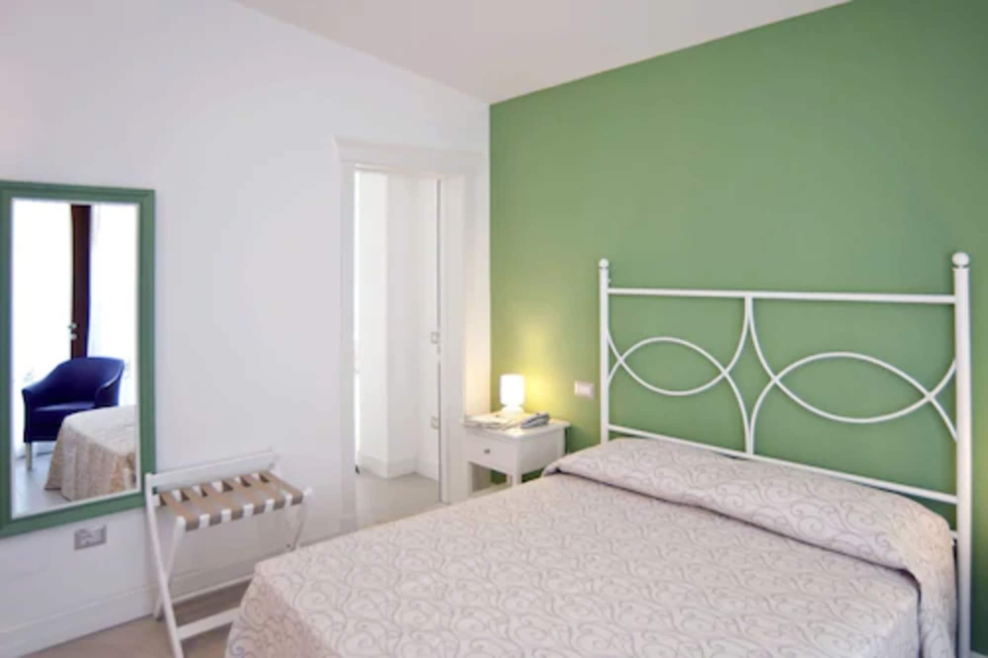 Hotel Residence Il Porto Mattinata Esterno foto