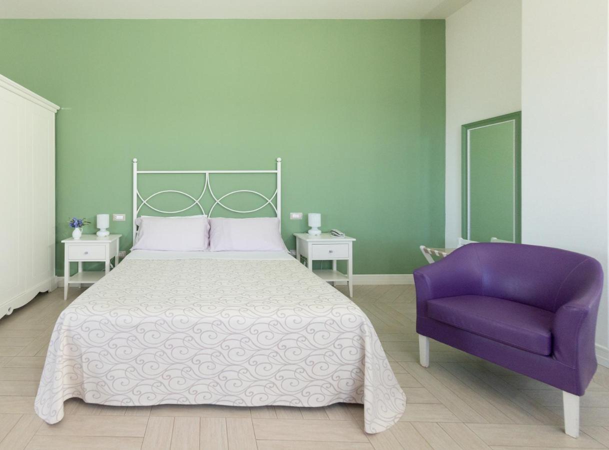 Hotel Residence Il Porto Mattinata Esterno foto