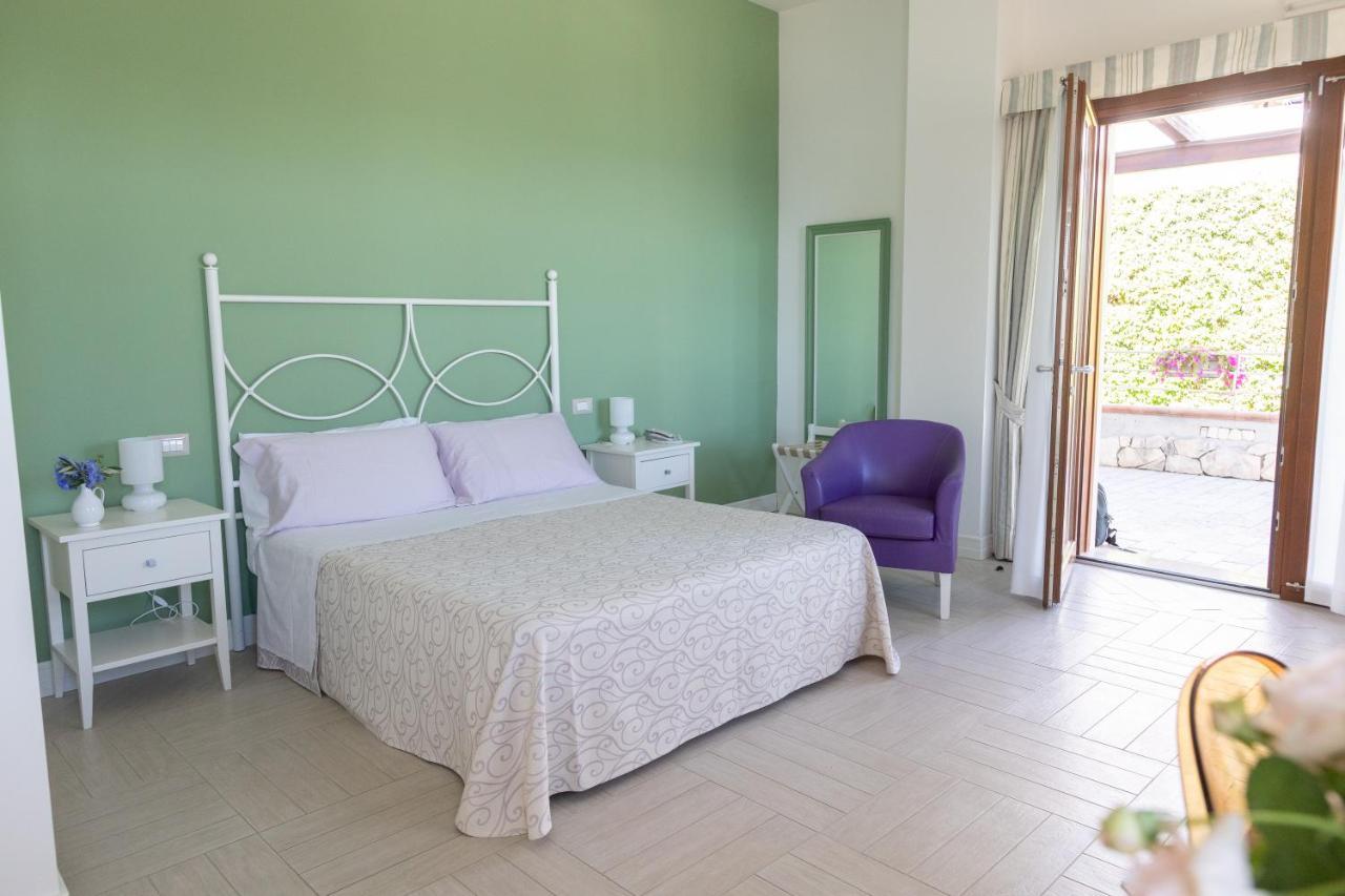 Hotel Residence Il Porto Mattinata Esterno foto