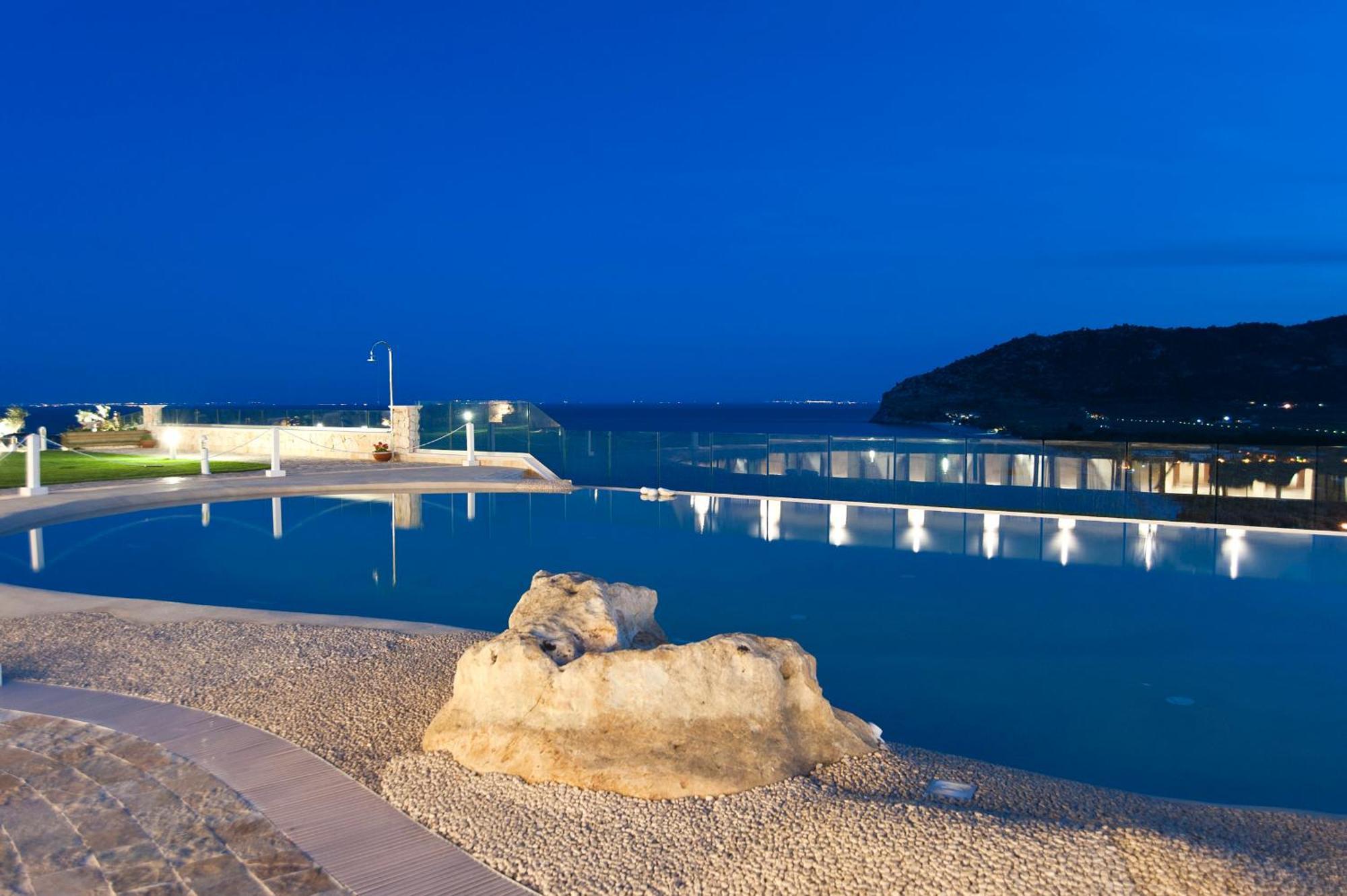 Hotel Residence Il Porto Mattinata Esterno foto