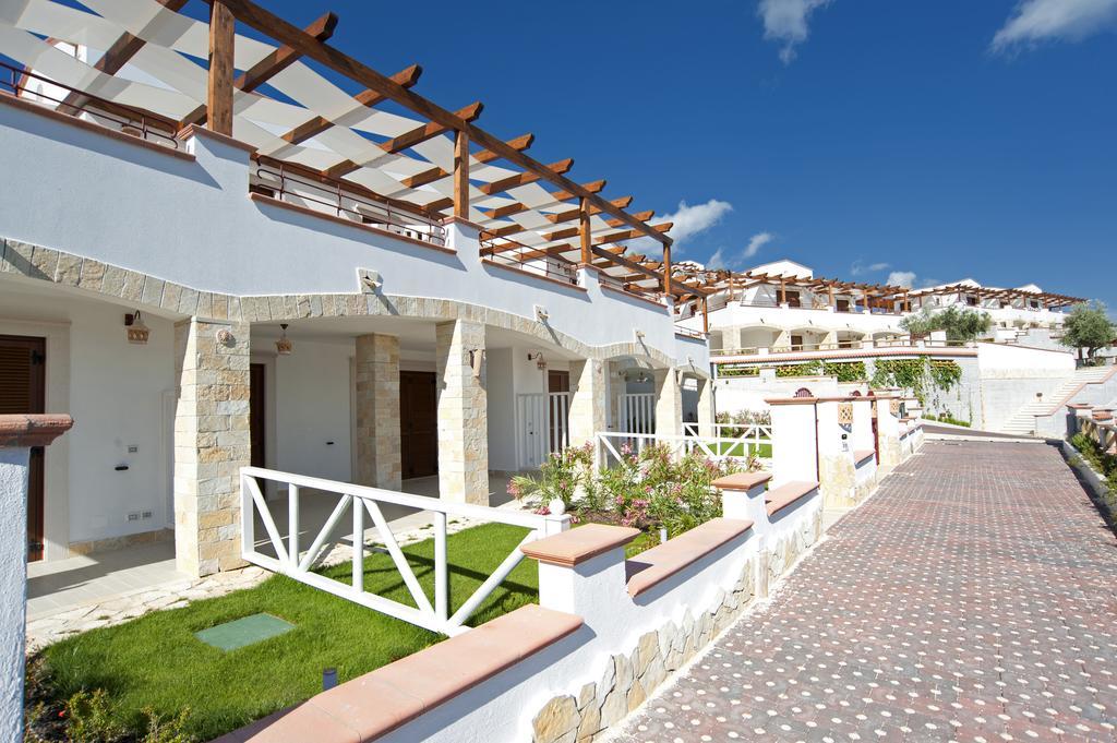Hotel Residence Il Porto Mattinata Esterno foto